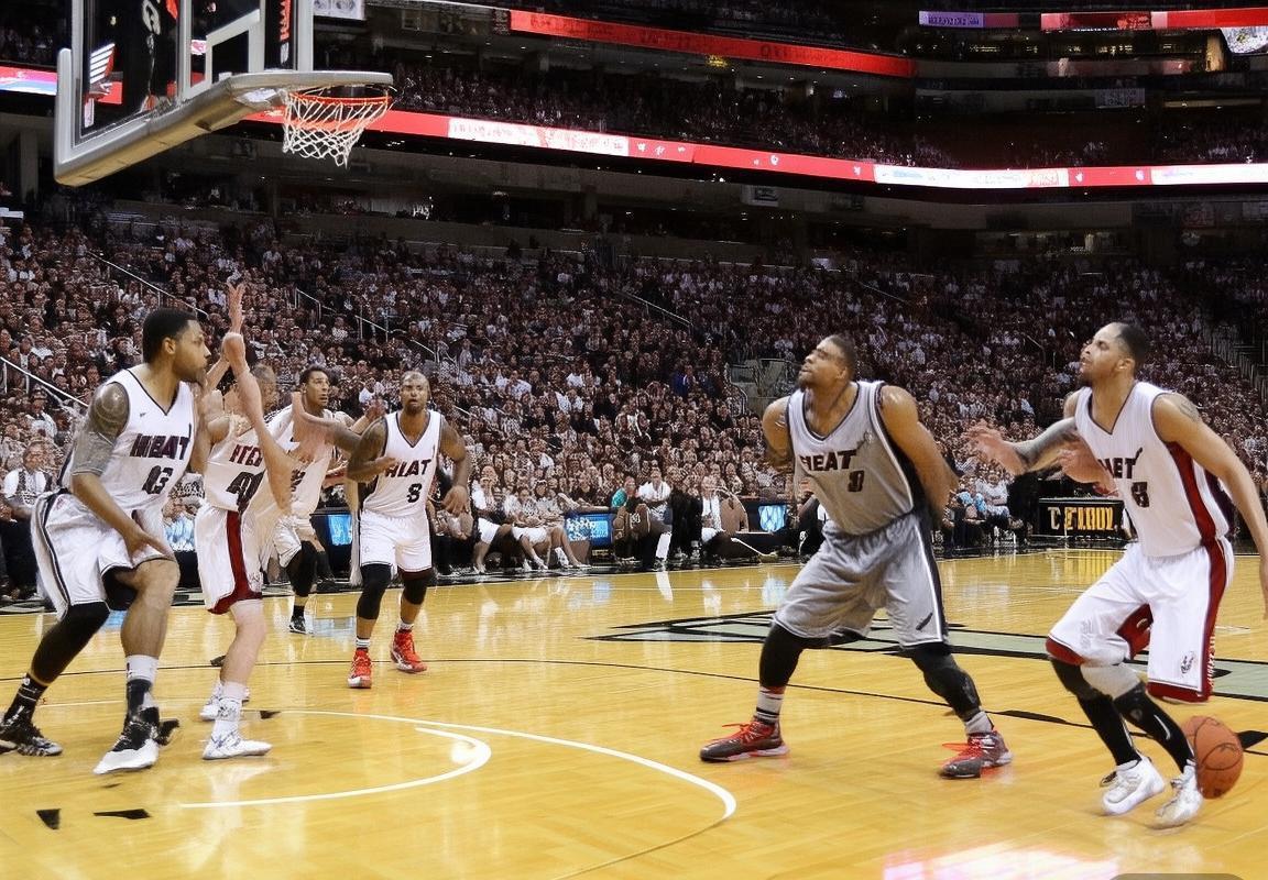 2015年热火马刺季前赛：巅峰对决精彩回顾