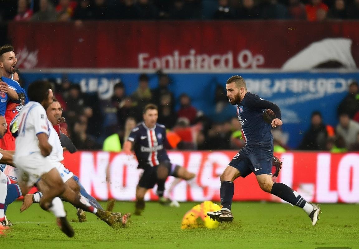 巴黎圣日耳曼VS马赛巅峰对决：法甲经典之战回顾