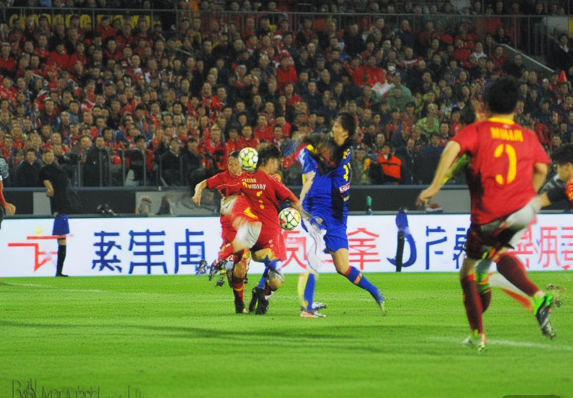 2011中超巅峰对决：申花恒大经典之战回顾(图2)